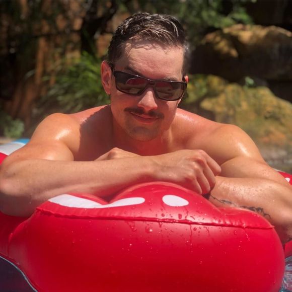 Meet your Posher, Mike - Picture 1 of 1